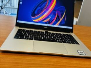 Huawei D14 Lap Top Gráfico em promoção  AMD Ryzen 7 with Radeon Vega Mobile GFX 2.30 GHZ (08 CPUs) 8 GB DDR4 SDRAM  512 GB SSD NVMe 14 Polegadas Finge