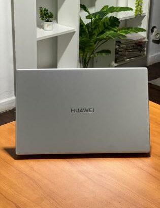Huawei MateBook D15 i3 10th 8GB RAM 256GB SSD