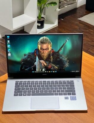 Huawei MateBook D15 i3 10th 8GB RAM 256GB SSD