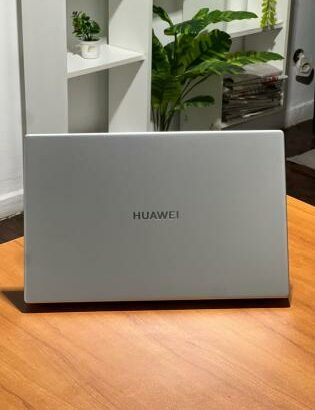 Huawei MateBook D15 i3 10th 8GB RAM 256GB SSD