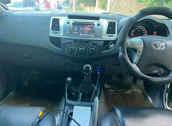 TOYOTA D4D A VENDA SUPER CLEAN VENHA NEGOCIAR 842109583