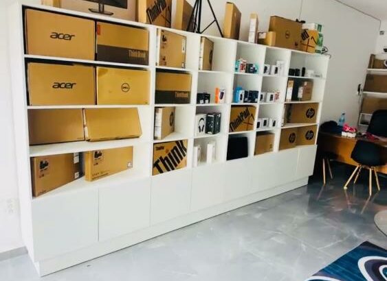 Informamos ao estimado cliente que por varias Razões não tenha conseguido comprar o Seu lap top durante a semana que amanhã domingo dia 31 de Agosto