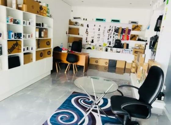 Informamos ao estimado cliente que por varias Razões não tenha conseguido comprar o Seu lap top durante a semana que amanhã domingo dia 31 de Agosto