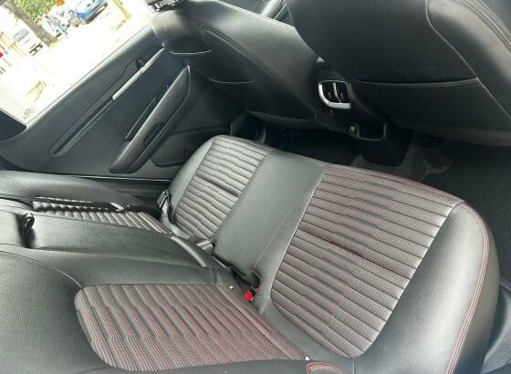 KIA SONET 1.5cc AT8 4X2 5LUG GASOLINA MY2023 13000KM