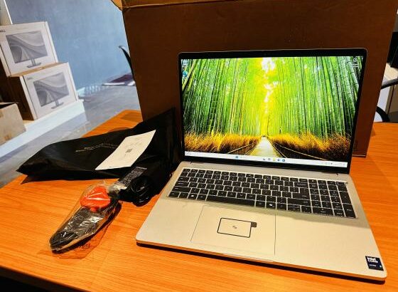 Lap Top DELL pro 16 Plus PB16250 Novinho na Box aberto apenas para efeitos de verificação.01 Ano de Garantia  Intel Core Ultra 5 235U (14 CPUS) 2.00GH