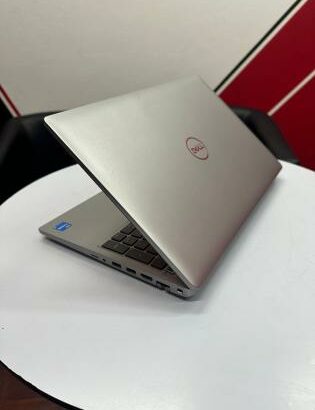 Laptop Dell Latitude 5530 i5 12th 16GB RAM 512GB SSD 15.6”