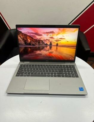 Laptop Dell Latitude 5530 i5 12th 16GB RAM 512GB SSD 15.6”