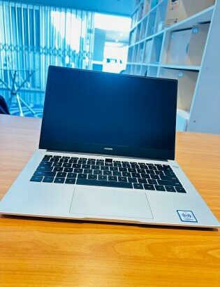 Laptop Huawei MateBook D14 AMD Ryzen 7 8GB RAM 512GB SSD AMD Radeon Rx Vega 10