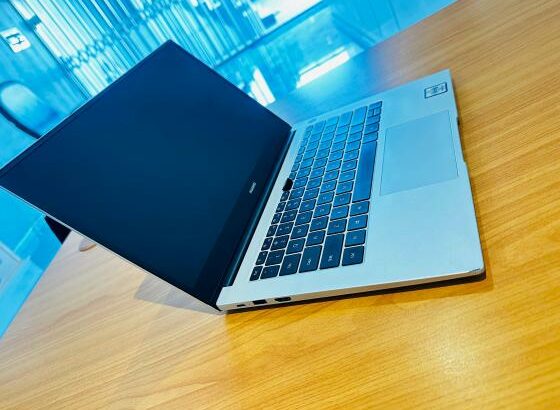 Laptop Huawei MateBook D14 AMD Ryzen 7 8GB RAM 512GB SSD AMD Radeon Rx Vega 10