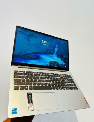 Laptop Lenovo Ideapad 1 i3 12th 8GB RAM 512GB SSD