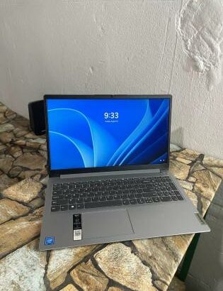 Lenovo Ideapad 1 Intel Celeron N4020 8th 8GB RAM 256GB SSD