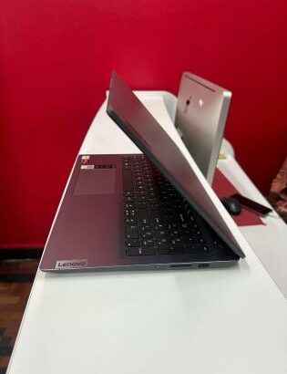 Lenovo Ideapad 3 AMd Atlhon gold 8GB RAM 256G SSD