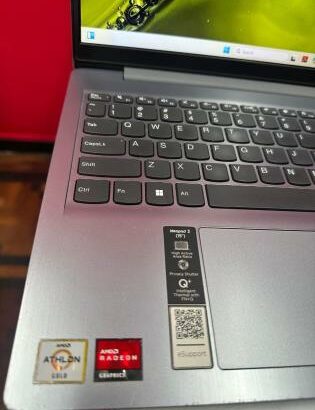 Lenovo Ideapad 3 AMd Atlhon gold 8GB RAM 256G SSD
