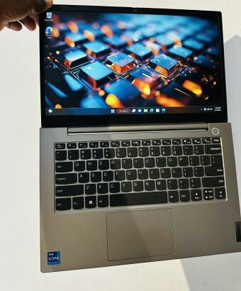 Lenovo ThinkBook  14-G4 Edição Exclusiva da Lenovo ,Potente , Executivo e Moderno  Intel Core i7-1255U (12 CPUS ) 1.70 GHZ 16 GB DDR4 SDRAM 512 GB SSD