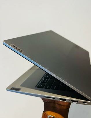 Lenovo Thinkbook 14-G4 i7 12th 16GB RAM 512GB SSD 14”