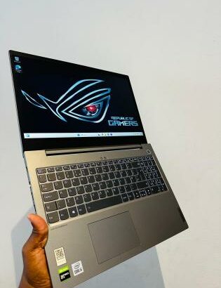 Lenovo Thinkbook 15 i5 10th 16GB RAM 512GB SSD Gráfica Nvidia GTx 1650 4GB Dedicada