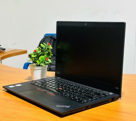 Lenovo Thinkpad T490 i7 8th 8GB RAM 256GB SSD