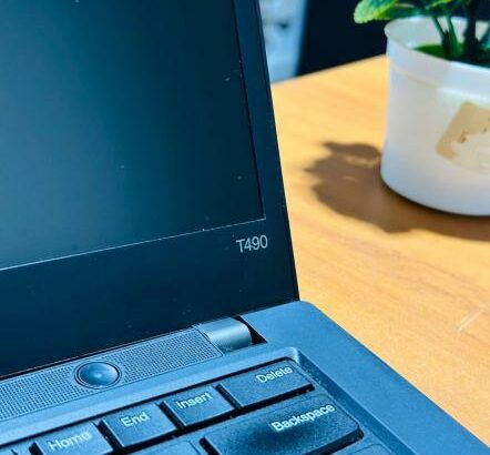 Lenovo Thinkpad T490 i7 8th 8GB RAM 256GB SSD