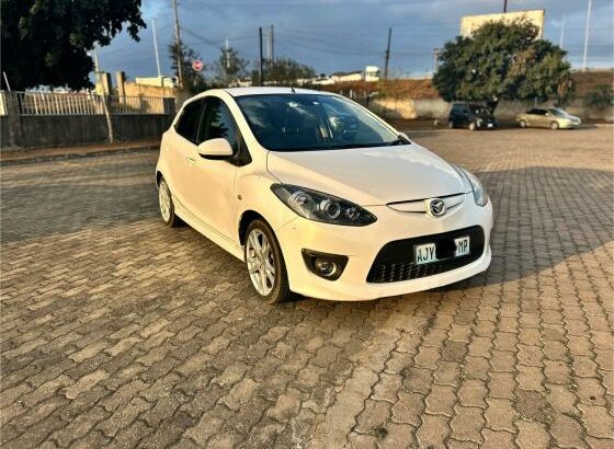 Mazda Demio 2009 1.5 Recém importado de Durban