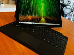 Microsoft Surface Detachable 12” Touch i5 7th 8GB RAM 256GB SSD