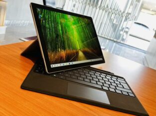 *Microsoft Surface Detachable and Touchscreen * • ⁠Intel Cor i5 – 7300U • ⁠CPU @  2.71 GHZ  • ⁠RAM 8 GB DDR4 • ⁠256 GB SSD NVME  • USB 3.0. • ⁠*Intel