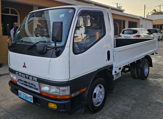 Mitsubishi Canter Diesel Automática 1.5 Toneladas