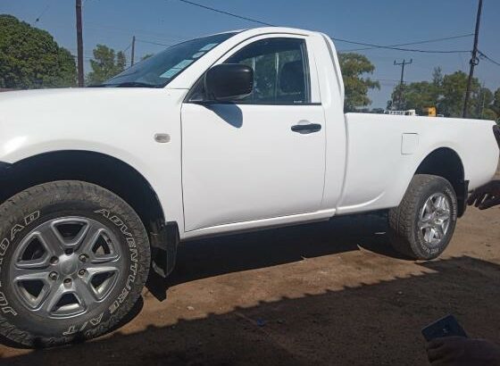 Mitsubishi Triton 2.5cc Manual