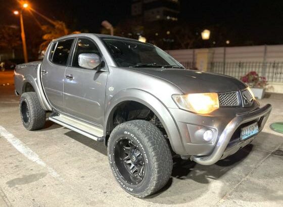 MITSUBISHI TRITON L200 SPORTERO | MOTOR 2.5 DIESEL | AUTOMÁTICO 4X4