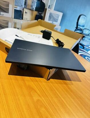 Novo na Caixa e com garantia aberto apenas para efeitos de verificação  Asus VivoBook X1502z Notebook PC  Intel core i3-1220P 12 TH Gen  8GB DDR4 SDRA