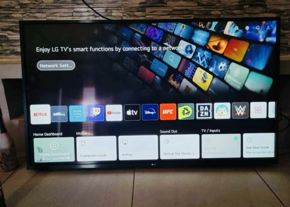 Promoção Tv Original Sul Africana LG UHD TV 55 inch UK6200 Series IPS 4K Display 4K HDR Smart LED TV Com Base de parede e Remoto 30.000.00MT