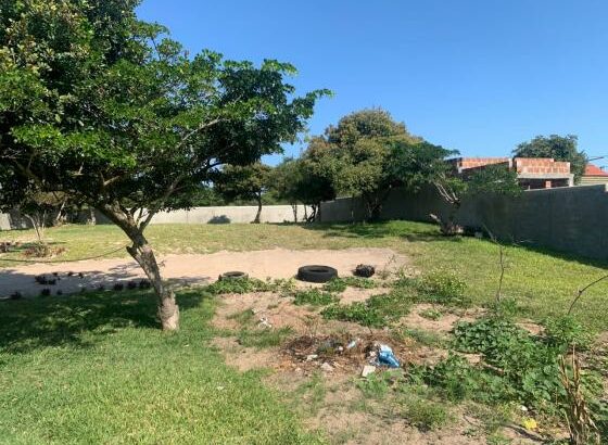 Terreno em Macaneta 816m2 com T0