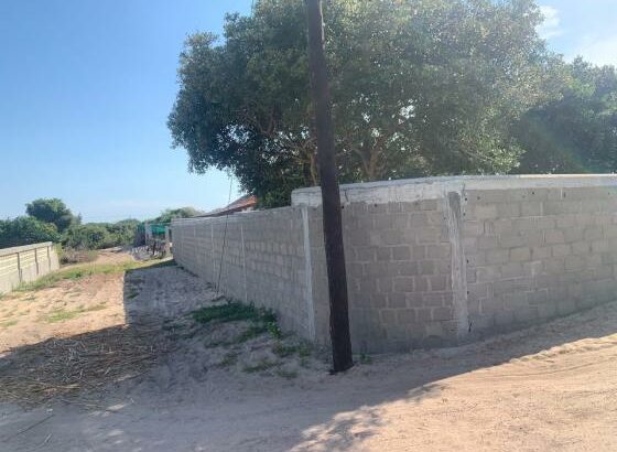 Terreno em Macaneta 816m2 com T0