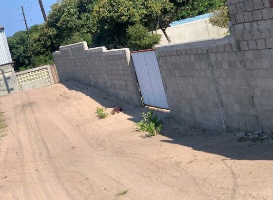 Terreno em Macaneta 816m2 com T0