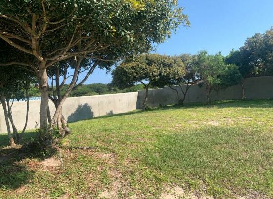 Terreno em Macaneta 816m2 com T0