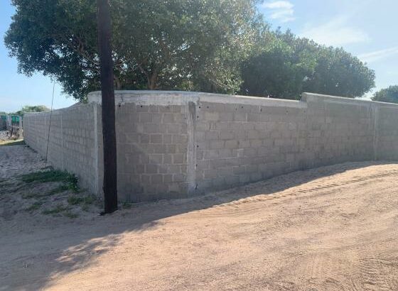 Terreno em Macaneta 816m2 com T1