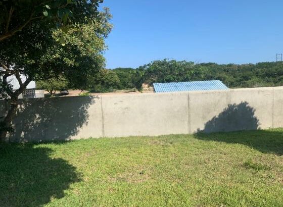 Terreno em Macaneta 816m2 com T1