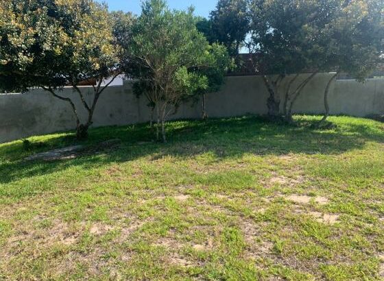 Terreno em Macaneta 816m2 com T1