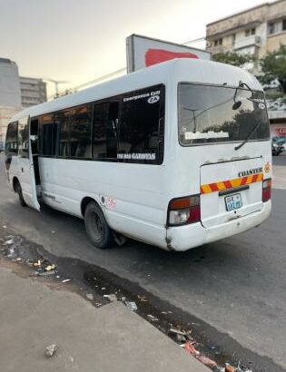 Toyota Coaster 1HZ 29 lugares