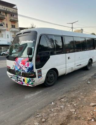 Toyota Coaster 1HZ 29 lugares