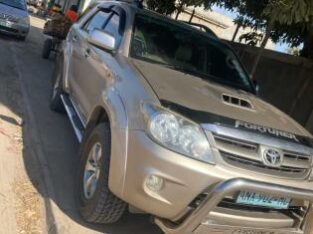 Toyota Fortuner 3.0 Turbo Diesel D4D 4X4