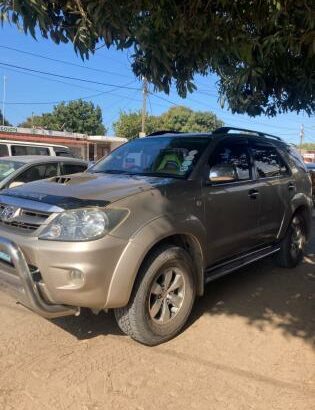 Toyota Fortuner 3.0 Turbo Diesel D4D 4X4