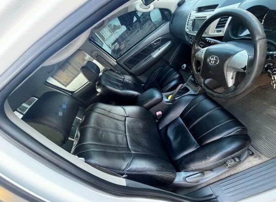 Toyota Hilux Raider 2013 Cabine Dupla Recém importado