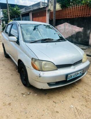 TOYOTA PLATZ 1.5cc AT 5Lug GASOLINA MY2000