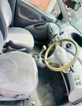 TOYOTA PLATZ 1.5cc AT 5Lug GASOLINA MY2000