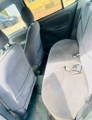 TOYOTA PLATZ 1.5cc AT 5Lug GASOLINA MY2000