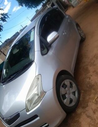 Toyota Ractis •Motor 1.49 CC •Ano 2006 •Cor Cinza •Start Botão(01 Remote) •241.000,00 km •Piscas Nos Espelhos •Mudanças no Volante •Volante Electrico