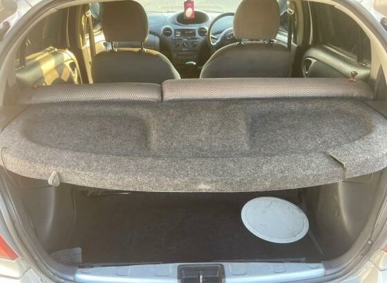 *Toyota vitz Lágrima* Motor 1.3 Start Chaves  Interior clean  Motor super seco Ac/ on  Pneus bons  Seguros pagos  Inspeção em dia  Tudo clean/Carro mu