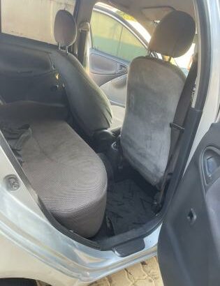 *Toyota vitz Lágrima* Motor 1.3 Start Chaves  Interior clean  Motor super seco Ac/ on  Pneus bons  Seguros pagos  Inspeção em dia  Tudo clean/Carro mu