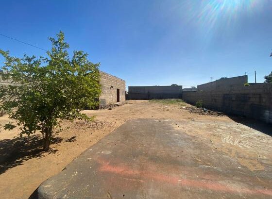 Txumene espaço 15x30m com casa T0