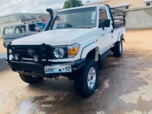 Toyota Land Cruiser HZ Cabine Simples